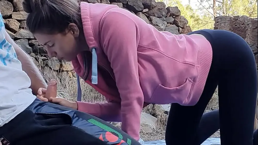 Desejo Proibido com uma Brasileira Magrinha e uma Latina Gostosa